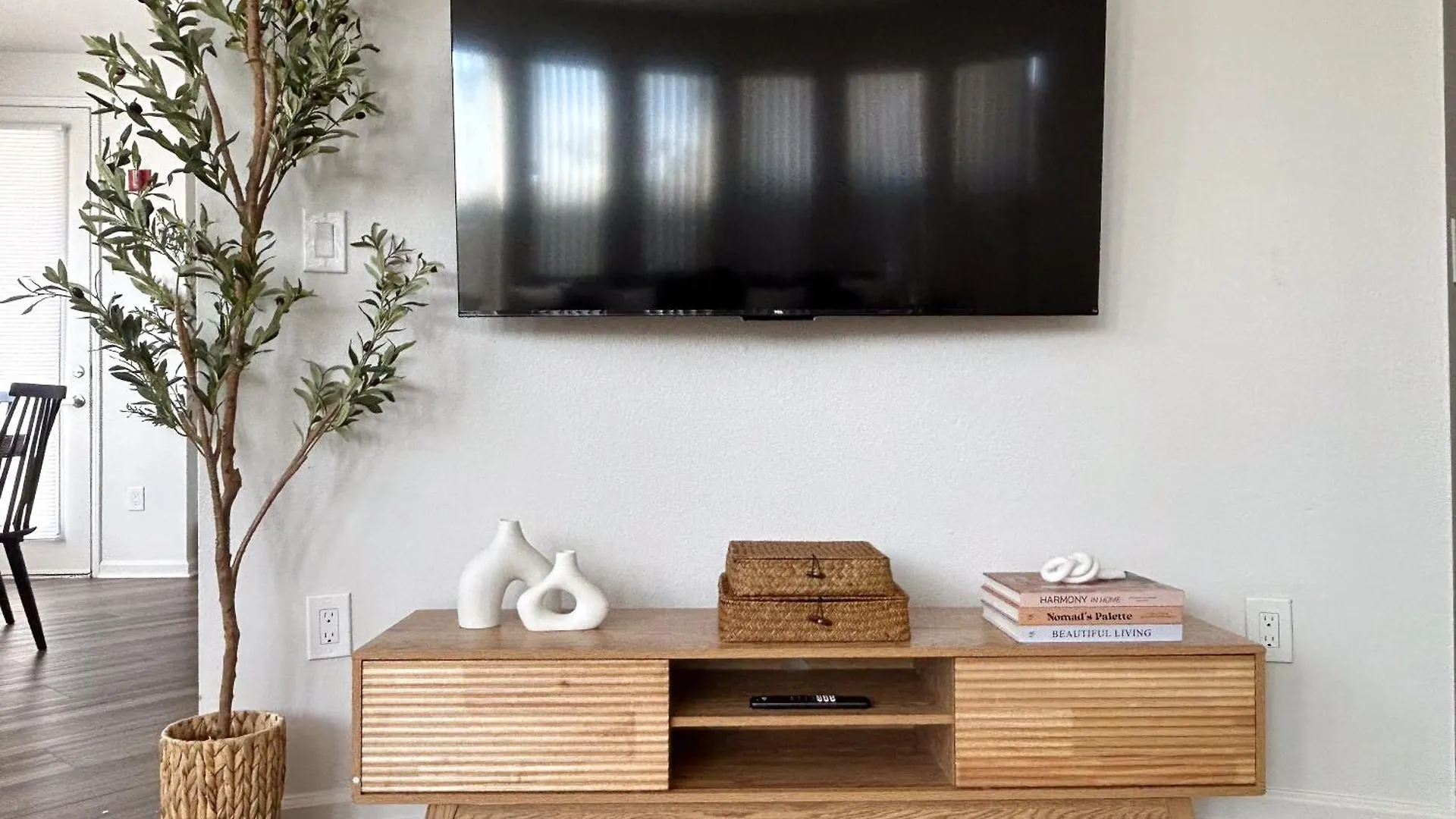 Lux 3Bd 2Ba Apt With Pool And Gym Near Venice Beach Los Angeles Apartment